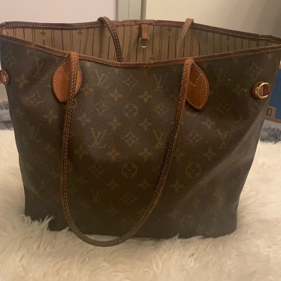 Louis Vuitton MM Neverfull - Picture 3 of 15
